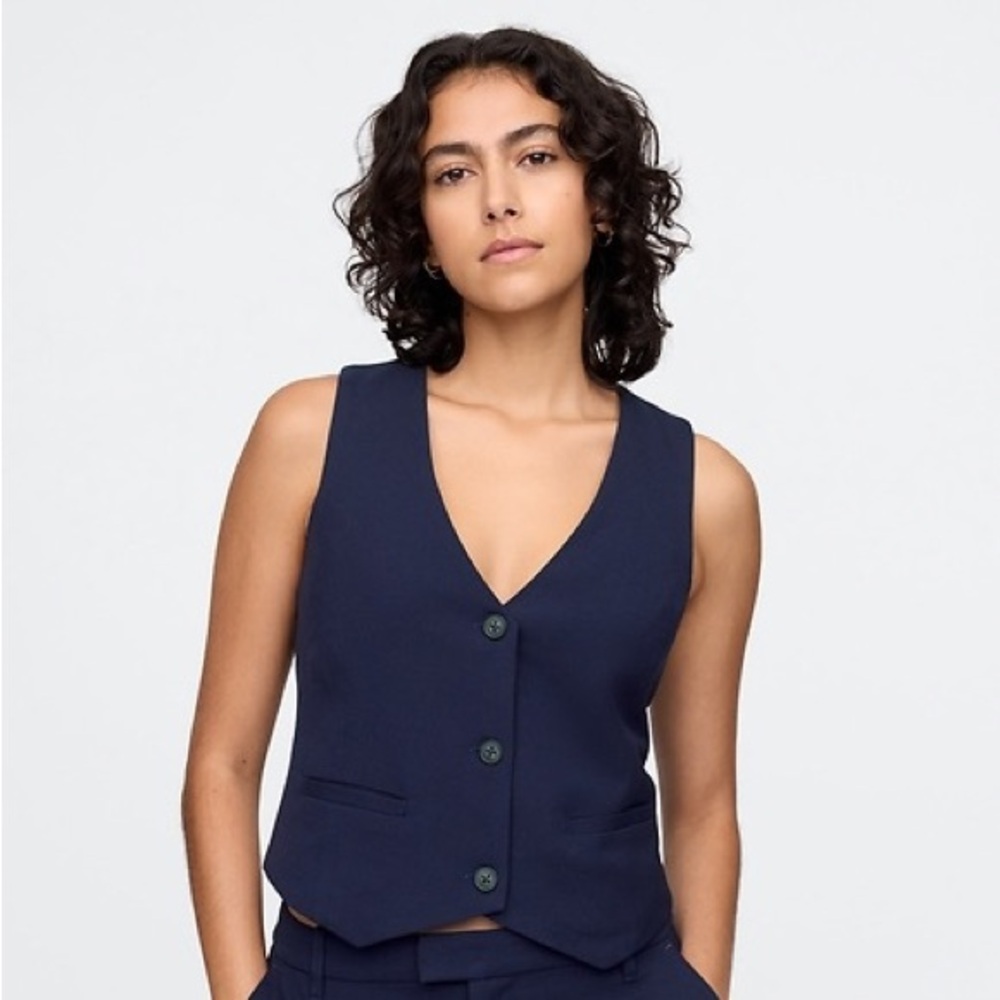 NWT Gap Cropped Vest in Navy Blue